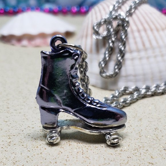 Vintage Jewelry - Vintage Retro Roller Skate Necklace (Light Purple)